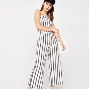 Bershka SZ L Waffle Knit Jumpsuit Playsuit Wide Leg Striped